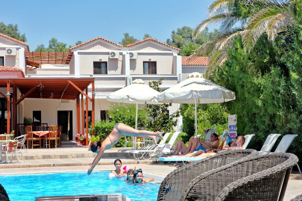 Pasiphae Hotel Skala Kallonis Buitenkant foto