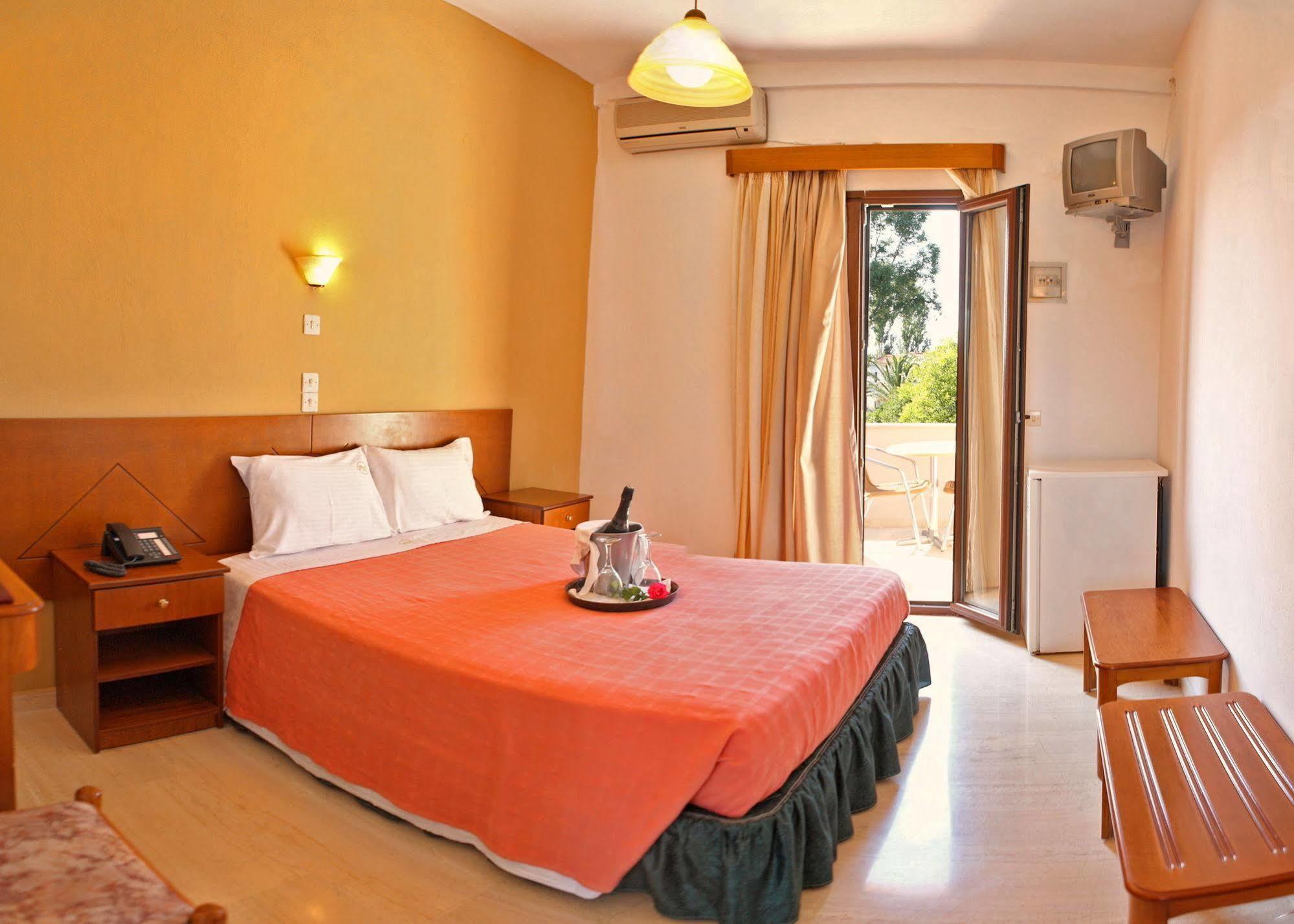 Pasiphae Hotel Skala Kallonis Buitenkant foto